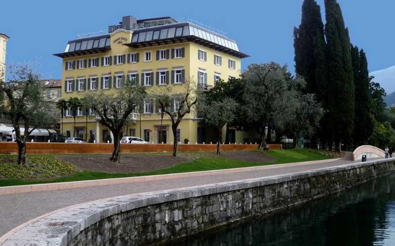 Grand Hotel Riva Exterior photo